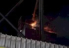 Bombeiros combatem incêndio em secador de grãos às margens da BR-070