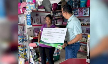 Moradora de Água Boa/MT é sorteada e recebe cheque da Sicredi Araxingu