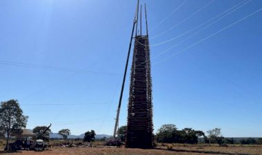 Pontal do Araguaia deve quebrar recorde de fogueira mais alta do Brasil
