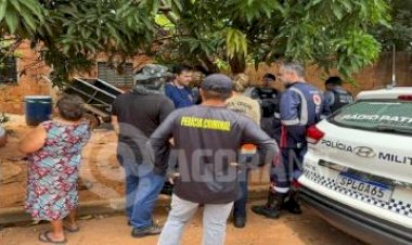 Idosa de 60 anos é encontrada morta com faca cravada em pescoço