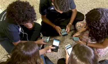 Volta às aulas sem celular: saiba como vai funcionar a nova lei