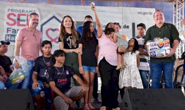 Primeira-dama do Estado entrega casas e transforma a vida de 63 famílias com o SER Família Habitação em Ribeirão Cascalheira