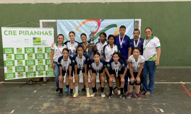 Escola Municipal de Aragarças recebe Troféu Excelência nos Jogos Estudantis realizado em Piranhas