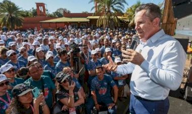 Governador anuncia novo extra por resultado a professores e coordenadores