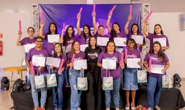 Curso de tranças forma mulheres empreendedoras em Água Boa e Barra do Garças