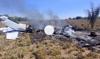 Avião cai, pega fogo e deixa três vítimas em fazenda de Água Boa