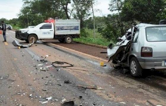 Batida entre Uno e S10 mata casal na BR-158 na região Araguaia