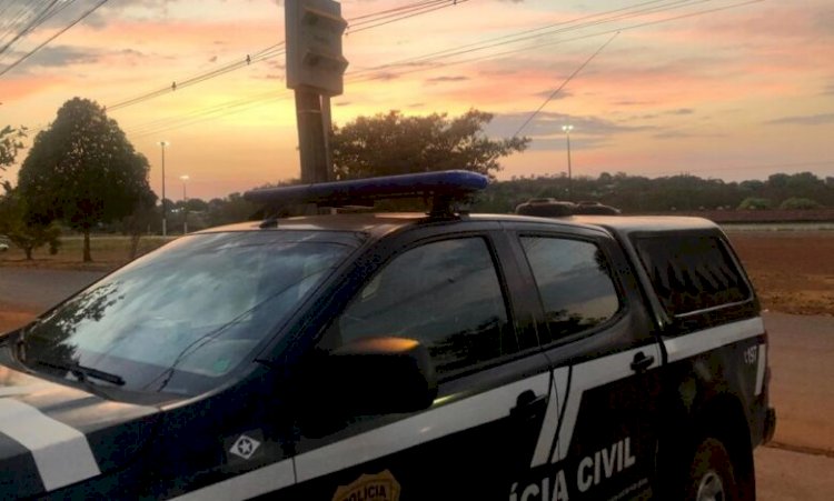 Mulher com dois mandados de prisão é presa em Água Boa usando documento falso