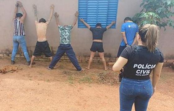 Cinco pessoas são presas por extorsão a moradora de Confresa