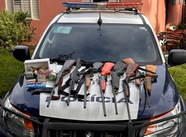 Homem que torturava esposa é preso com 8 armas e 700 munições em zona rural
