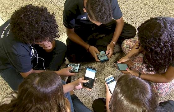 Volta às aulas sem celular: saiba como vai funcionar a nova lei