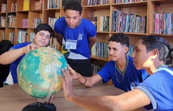 Seduc publica nova edição do manual das escolas cívico-militares