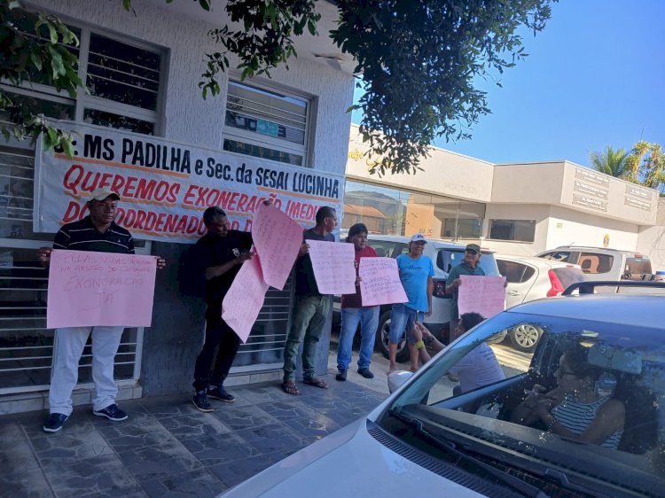 Indígenas Xavante realizam protesto na sede do DSEI Xavante em Barra do Garças