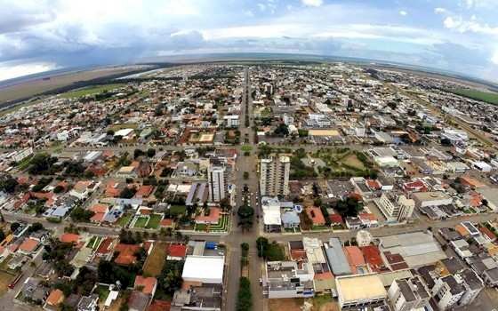 Cidade em MT lança megaconcurso com salários de até R$ 16,3 mil