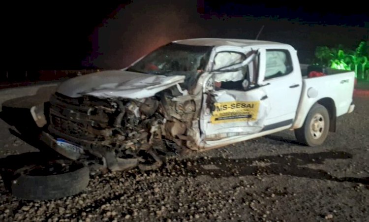 Acidente entre carreta e caminhonete da SESAI deixa quatro feridos na BR-158, em Barra do Garças