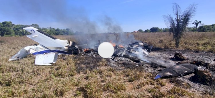 Avião cai, pega fogo e deixa três vítimas em fazenda de Água Boa